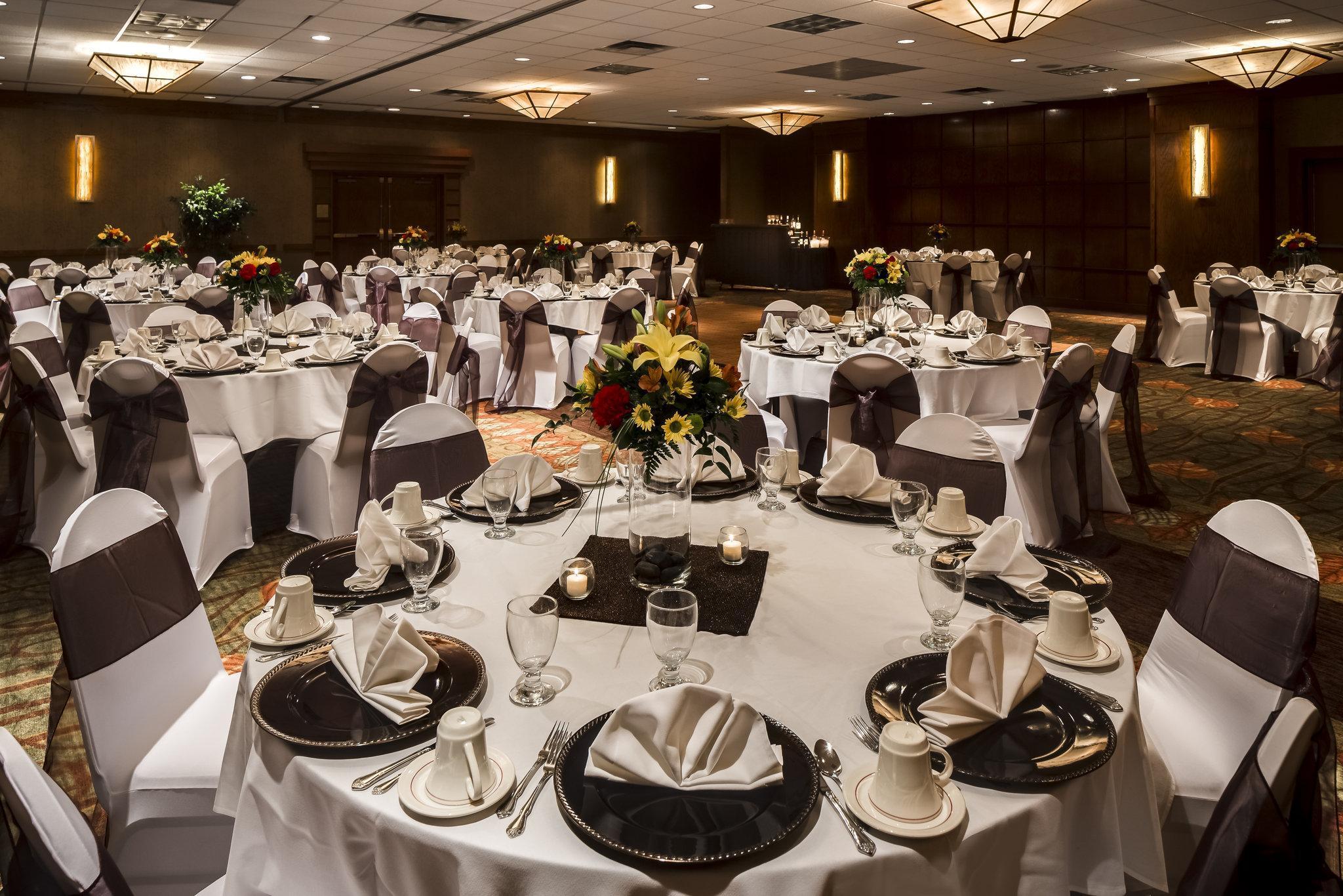 Holiday Inn Hotel & Suites Des Moines-Northwest By Ihg Urbandale Exterior foto