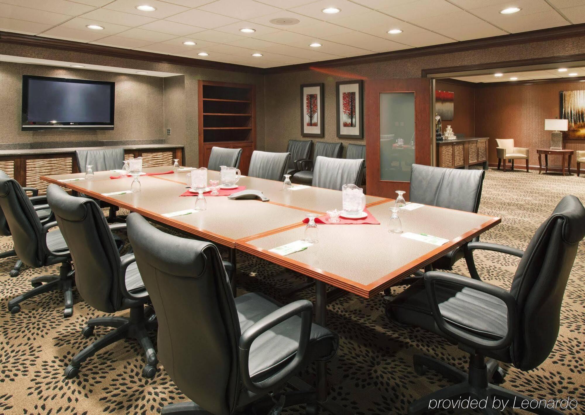 Holiday Inn Hotel & Suites Des Moines-Northwest By Ihg Urbandale Exterior foto